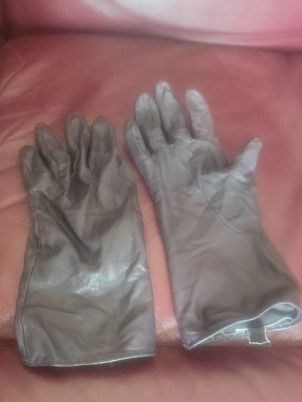 Classic Black Unlined Leather Gloves